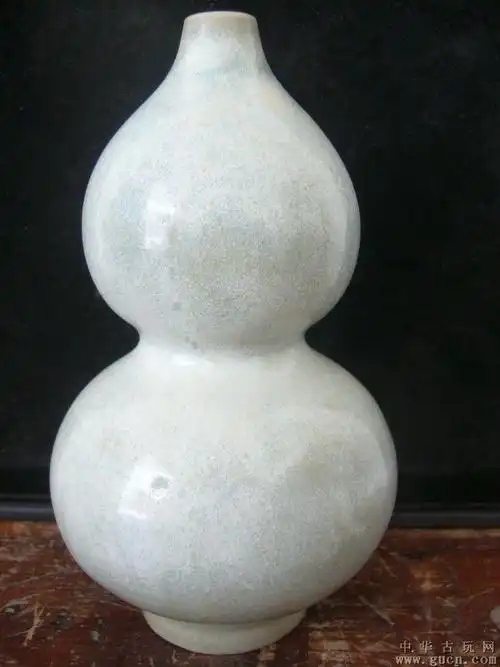 宋代临汝窑青釉葫芦瓶