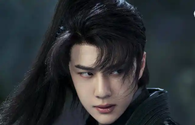 继"蓝忘机"之后,王一博又一部古装造型火了,没了抹额更加帅气_谢允_剧