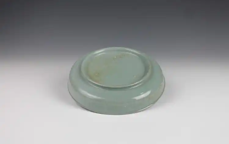 对现代仿汝窑瓷器比较感兴趣,网上查了下大概好的品牌有晓芳,柏彩