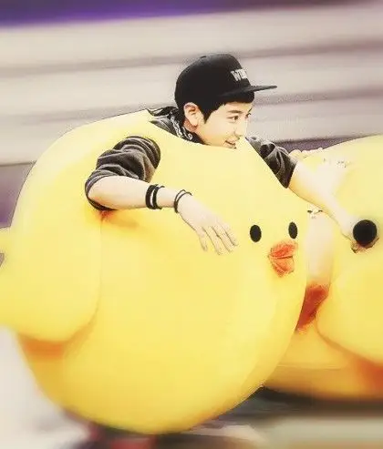 【图】朴灿烈女朋友金熙秀曝光 揭秘两人关系