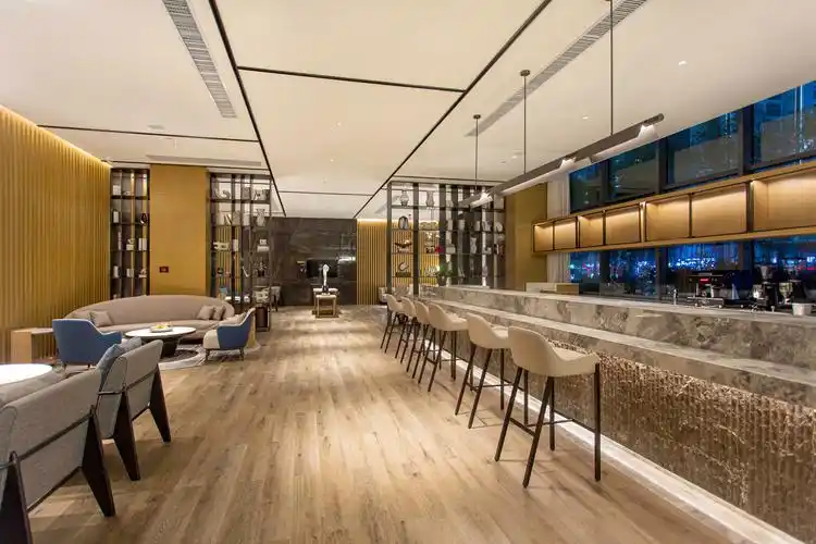 佛山高明联塑万怡酒店 — 大堂酒廊.jpg