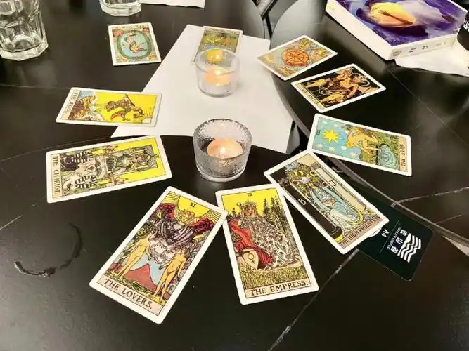 93 塔罗牌共78张牌,其中大阿卡纳牌22张,小阿卡纳牌56张.