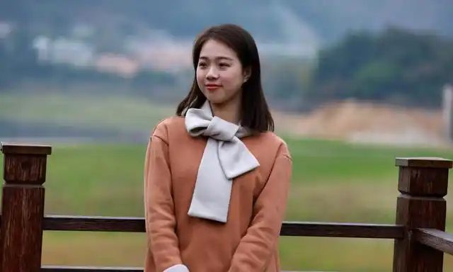 校花陈怡远嫁非洲酋长儿子却接客度日父亲因此抑郁自杀