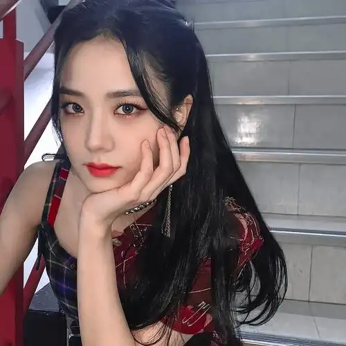 jisoo金智秀正脸照