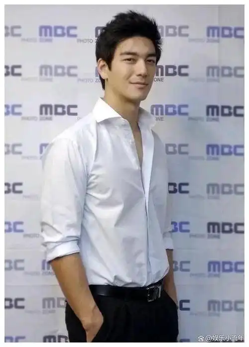 一起来看看混血男演员们,看看一个比一个帅!呢!