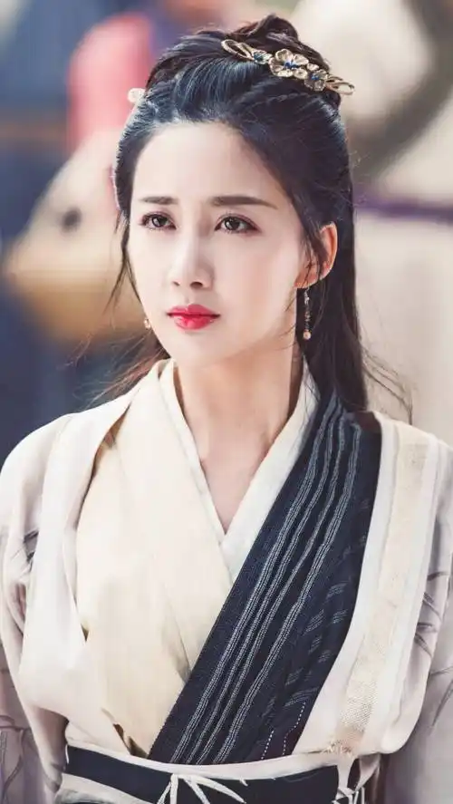 (陈欣予)殷素素.