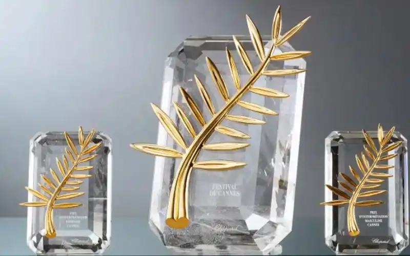 戛纳电影节的奖杯为什么是金棕榈叶