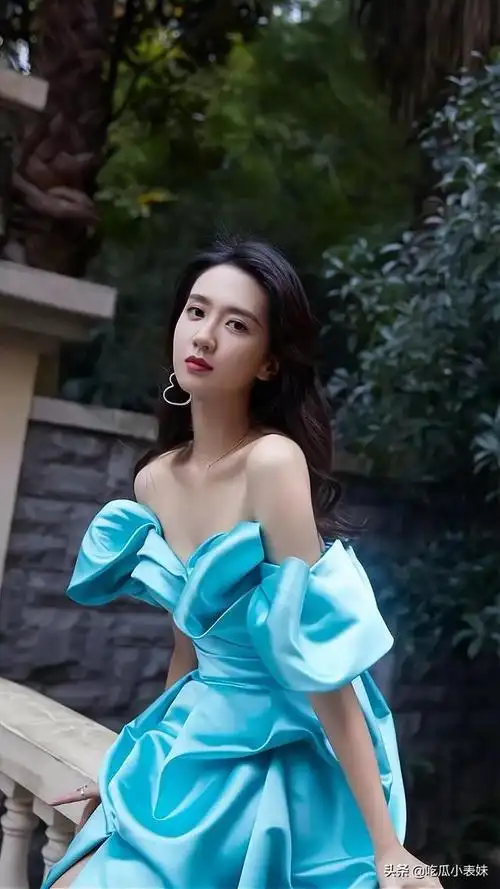 眉清目秀许龄月