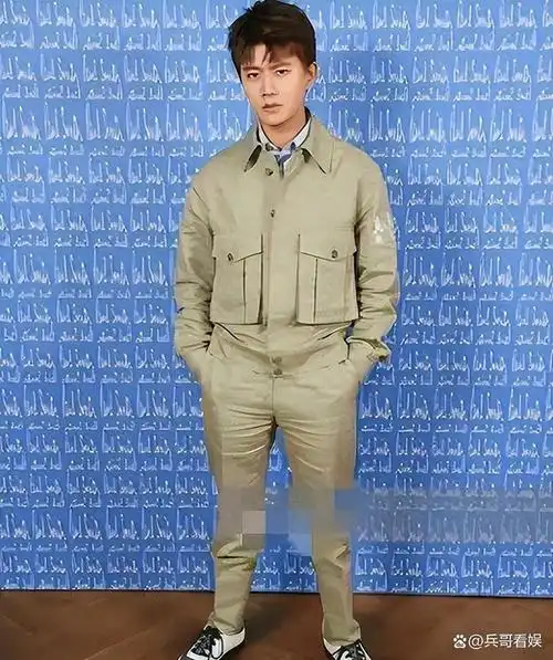 在《大唐荣耀》,《锦衣之下》和《周生如故》三部作品中,任嘉伦不仅