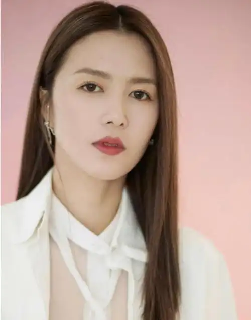 回顾娶了摇滚女神谭维维生下一儿一女陈亦飞的生活幸福吗