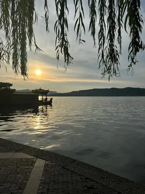 最深情的城市"杭州"#杭州 #西湖美景 #杭州亚运会 - 抖音