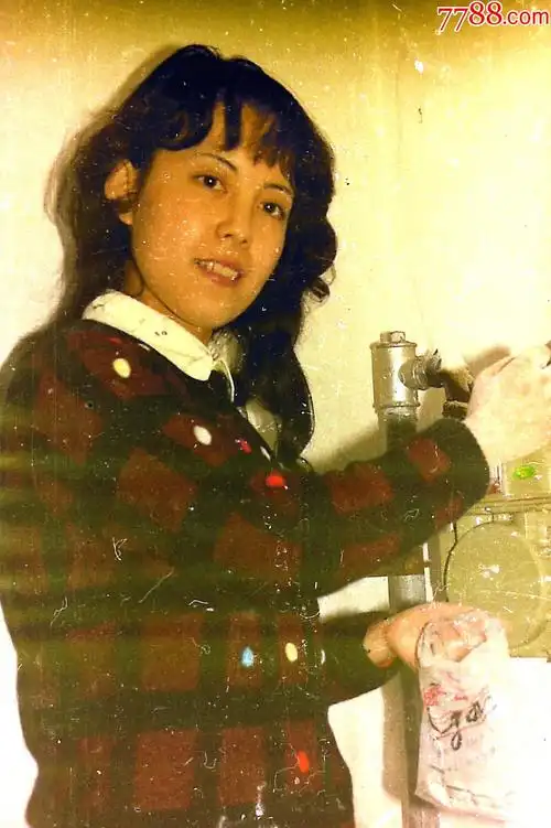 烫发美女仅上传反转后的照片部分135老底片