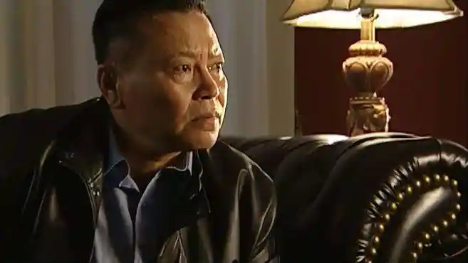 神圣使命:吴达功怕威胁到升官,怒问老总匕首事,下秒一听放心了-影视综