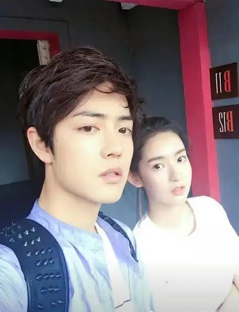 肖战大学恋情被曝前女友已为人妻曾是心中理想类型