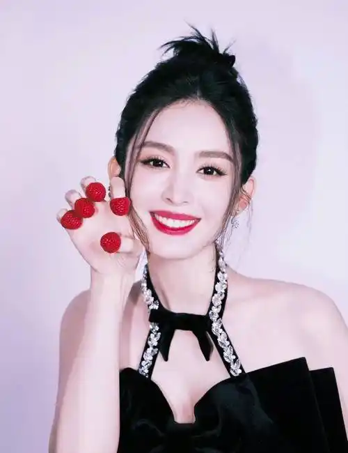 古力娜扎不愧是最美新疆女艺人!