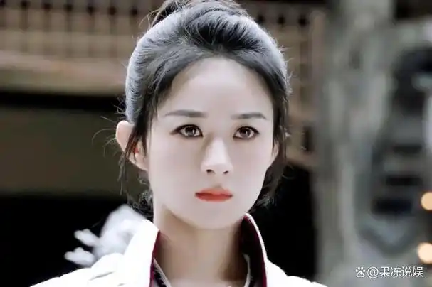 当时她才19岁.从这一刻开始,赵丽颖便开启了她长达18年的演艺之路.