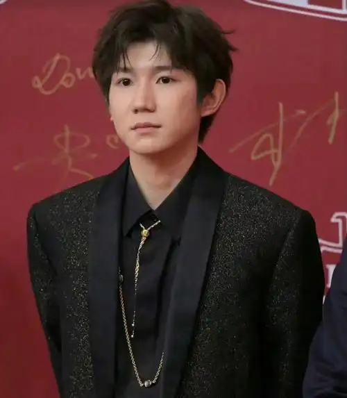 王源满脸痘印,千玺皮肤浮粉,王俊凯面庞臃肿,养成系难度此关