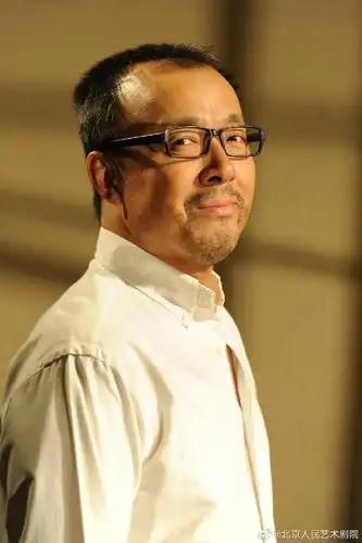 中国戏剧家协会会员,中国电影家协会会员,北京人民艺术剧院一级演员