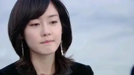 就在得九爱上宝拉时,却发现她的身份既然是(10)雪之女王