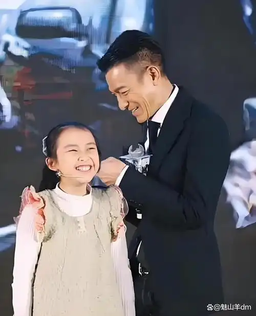 刘德华女儿高调亮相,完美继承爸妈基因,这才是"最美星二代"