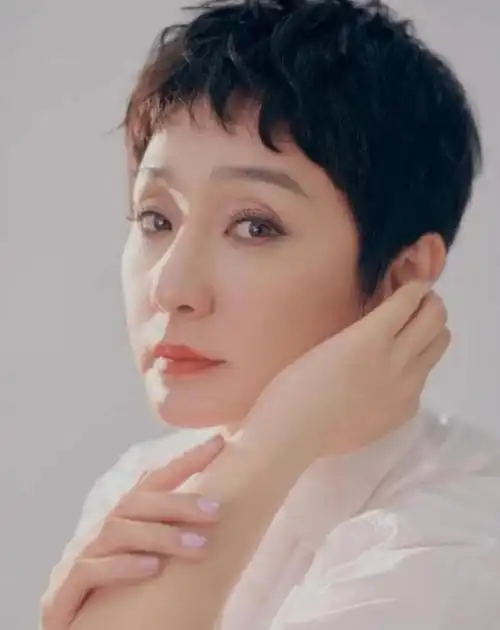 庞好:父亲是与王心刚齐名的庞学勤,娶演员东方闻樱,幸福美满