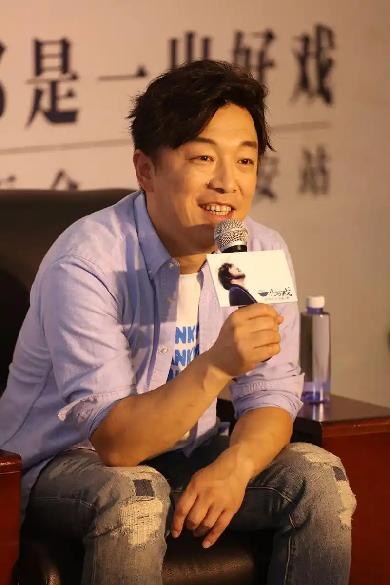 近日,黄渤新电影《学爸》发布终极预告,这部电影即将于8月18日同观众