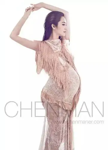 吃鲸| "新晋辣妈"林心如微博晒大肚照,众女星的孕期写真谁最美?