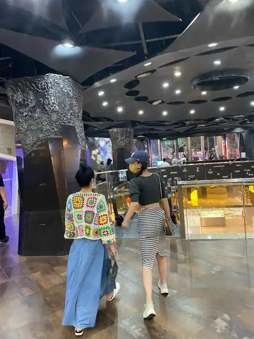 殷桃老公沈力个人资料简介图片,丈夫入狱后,身上也是有很多绯闻,年过