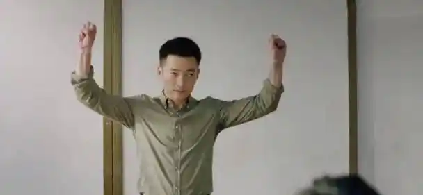 原创我是班主任王俊凯学生装帅气出场关晓彤变身小关老师期待