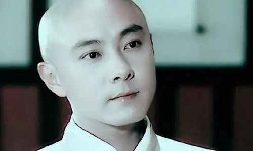 原创张卫健46岁妻子罕见露面有些衰老不过仍然漂亮老了也很文艺