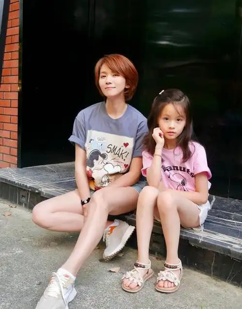 演员曹曦文有过一段婚姻此生不变的爱人是女儿