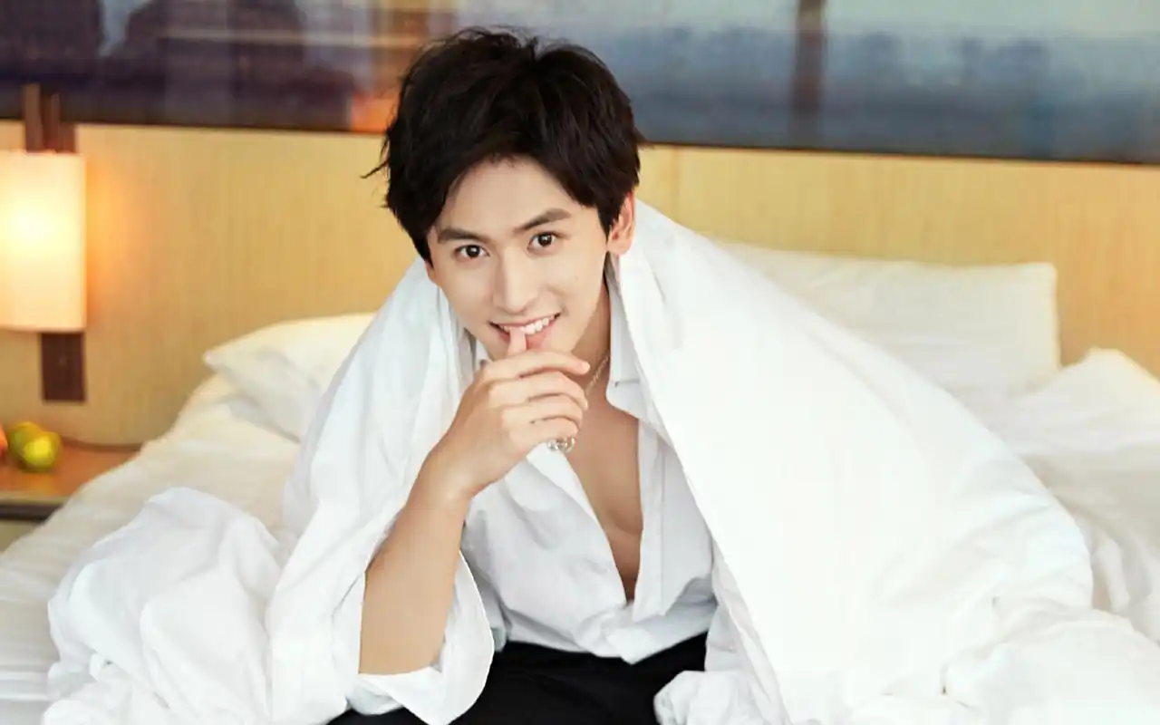 张哲瀚帅气写真图片桌面壁纸