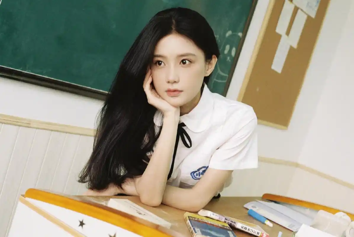 陈意涵高清壁纸头像(七十一)[亲吻]