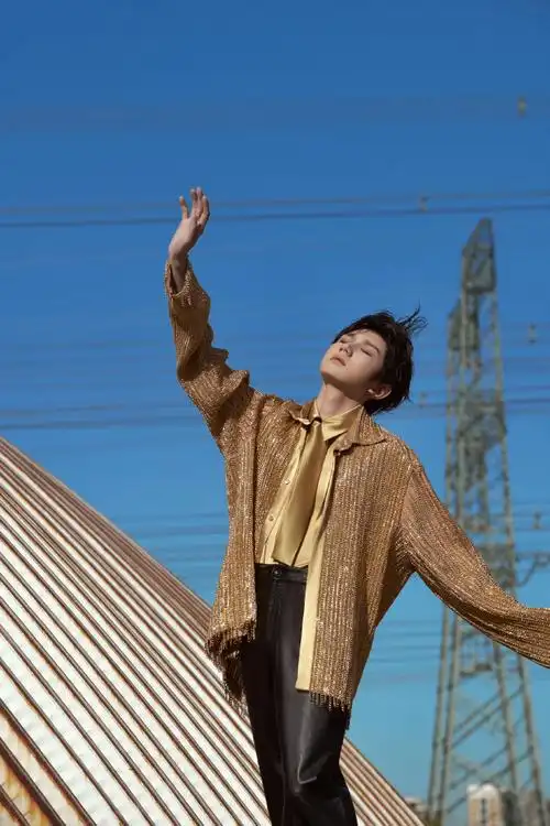 #王源我看见两朵一样的云##王源电影盗火者#