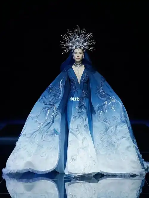 服装设计21盖娅传说之顶尖渐变配色