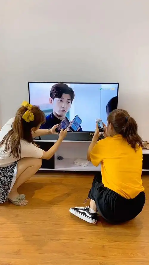 终于加上明星微信了但不是每一台手机都能扫哦