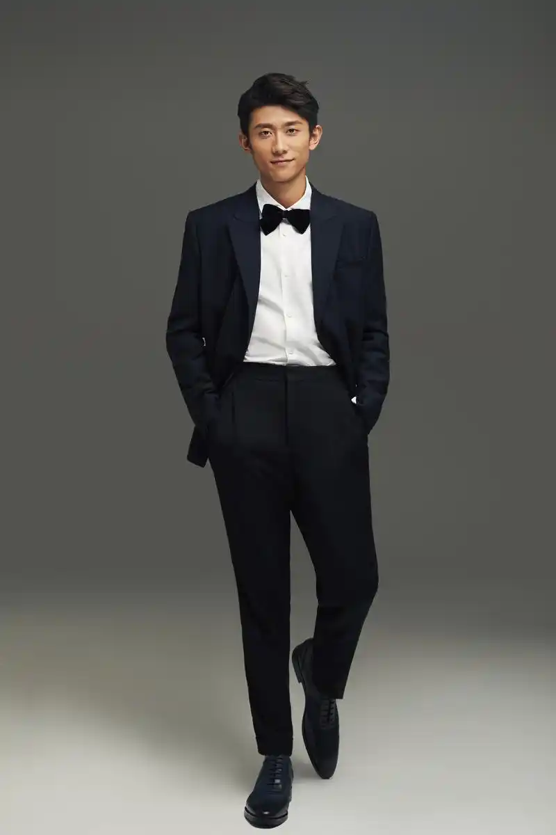 张一山的女朋友原来是"她"