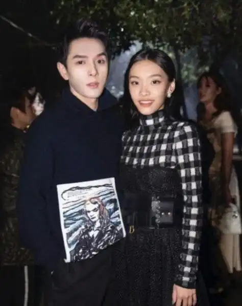 惊呆了奇袭歌手刘柏辛和李佳琦是堂兄妹是真的吗