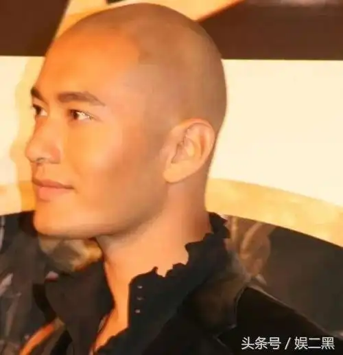 当明星们没了头发,张卫健更成熟,霍建华最帅,胡歌"惊艳"了