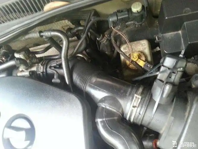 空气流量计插头松了,拿几个绑带绑着也用了几年.