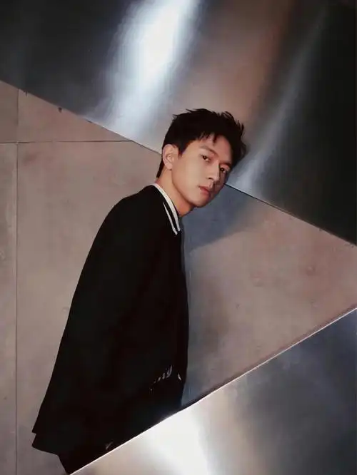 壁纸李现壁纸背景图可爱温柔