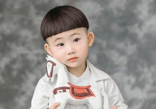 2021年男童西瓜头新造型借鉴 - 男士短发 - 发型社
