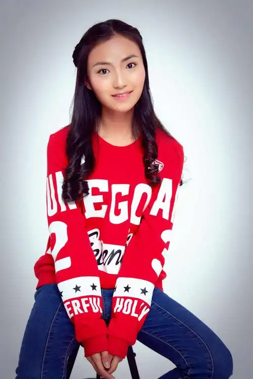 p data-id="gnzzvlcmts">安宁,出生于陕西咸阳,中国内地女演员.