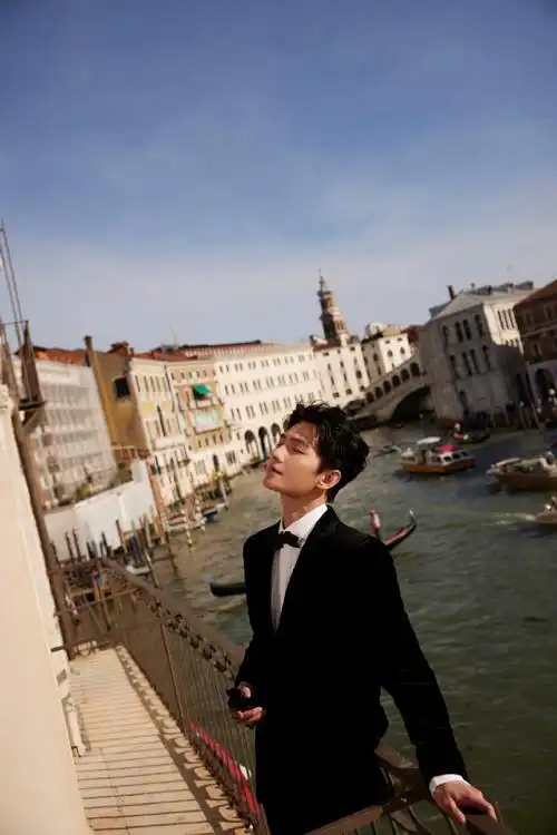 杨洋刘亦菲威尼斯同框