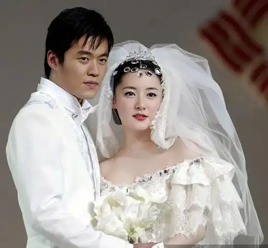 香港这一夜赵丽颖像小公主蒋勤勤被送飞吻范冰冰美的过分了