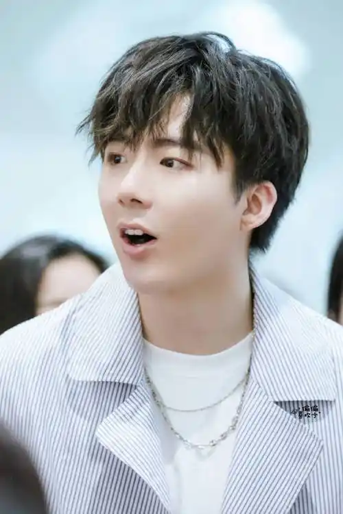 三年前的刘宇宁#芜湖我存的之前的照片终于有用武之地了!