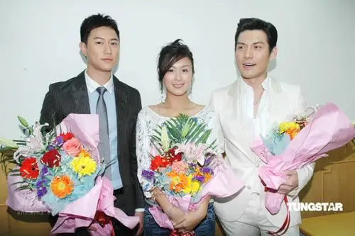 组图:《最后的格格》宣传 萧蔷金色裙装抢镜