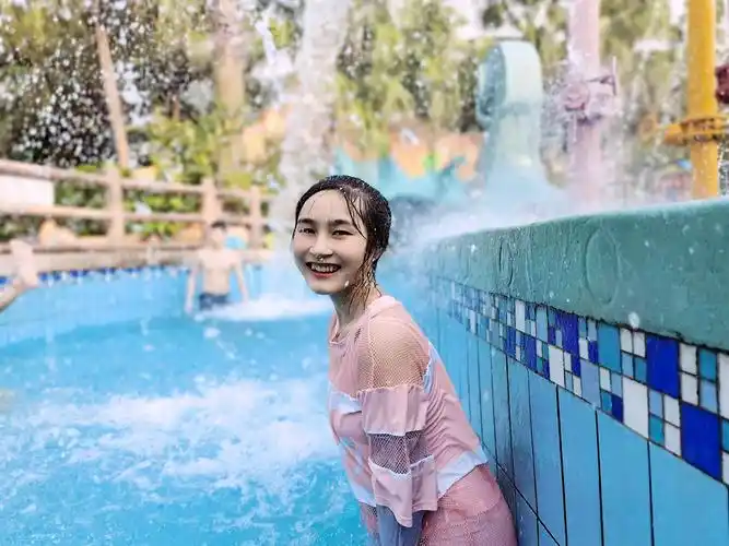 【花粉女生】游泳乐趣