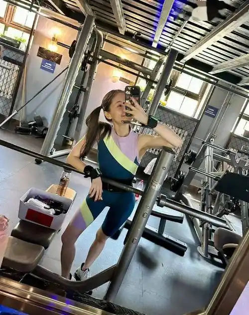 毛晓彤公主扎发甜死啦!今夏这6款发型,真清爽 减龄 显脸小!