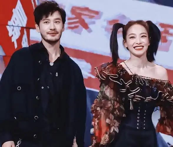 双十一晚会精彩,宋茜黄晓明青岛rap燃炸全场,满脑啤酒蛤蜊味